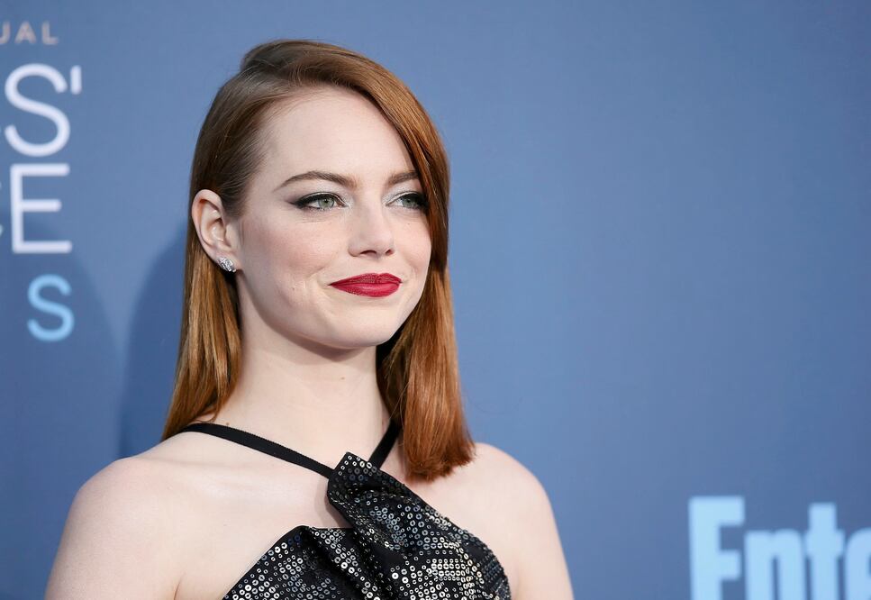 Emma Stone a su llegada a la gala. Fotografía de Reuters