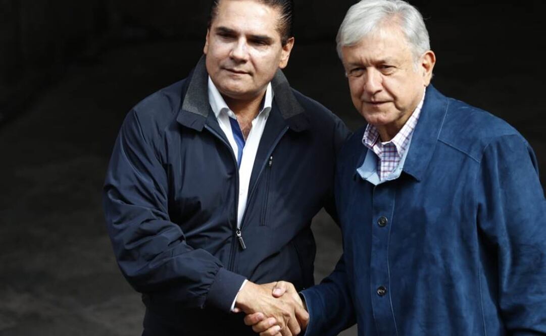 López Obrador y Silvano Aureoles sostienen encuentro