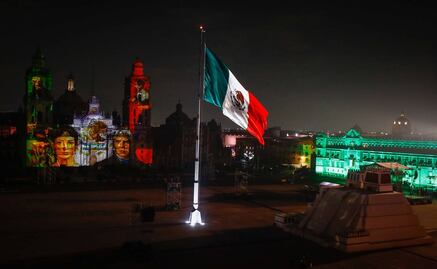 Así fue el festejo en el Zócalo, otra vez, sin el coro de miles de almas