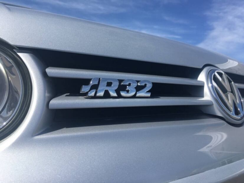 Un día en la pista con muchos Golf GTI