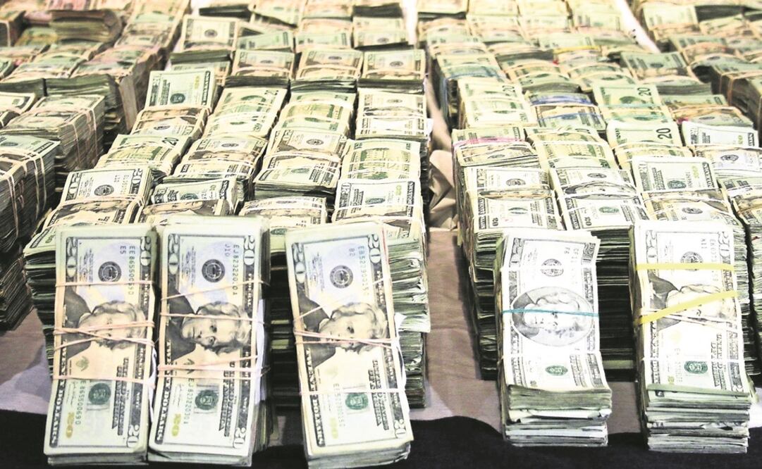 Dólar al mayoreo culmina en máximo histórico