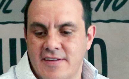 Hace "cuauhtemiña" y huye de evento de mujeres