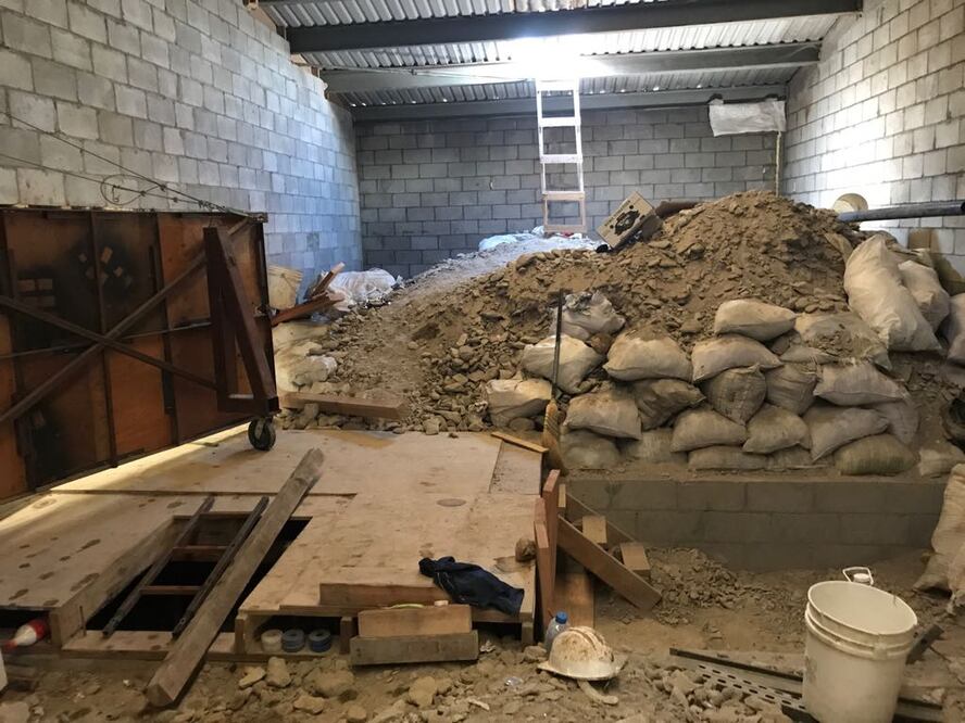Agentes dieron cuenta del tunel luego de seguir a un grupo de personas que intentó huir de regreso a México, utilizando la misma construcción (Foto: Especial)