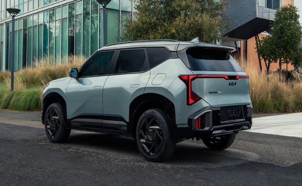 El Kia Seltos 2027 apuesta por la potencia y la comodidad de sus pasajeros. Foto: Kia