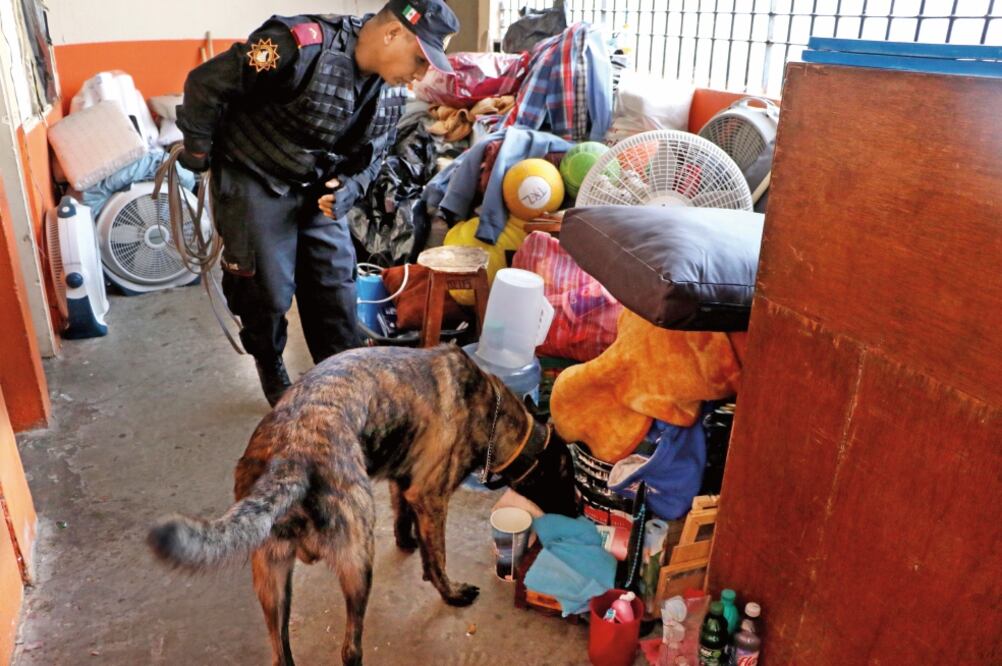Los familiares de los internos se quejan debido a las malas condiciones en las que están los presos dentro de los penales, ello aunado a los malos tratos que sufren. (ESPECIAL)