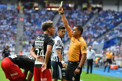 Ridículo arbitral en la Liga MX