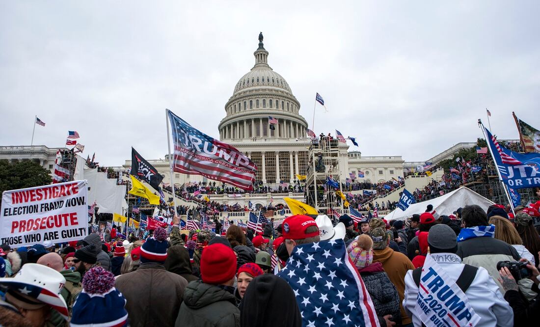 Seguidores del entonces presidente Donald Trump se manifiestan en el Capitolio de Estados Unidos en Washington el 6 de enero de 2021. Foto: AP