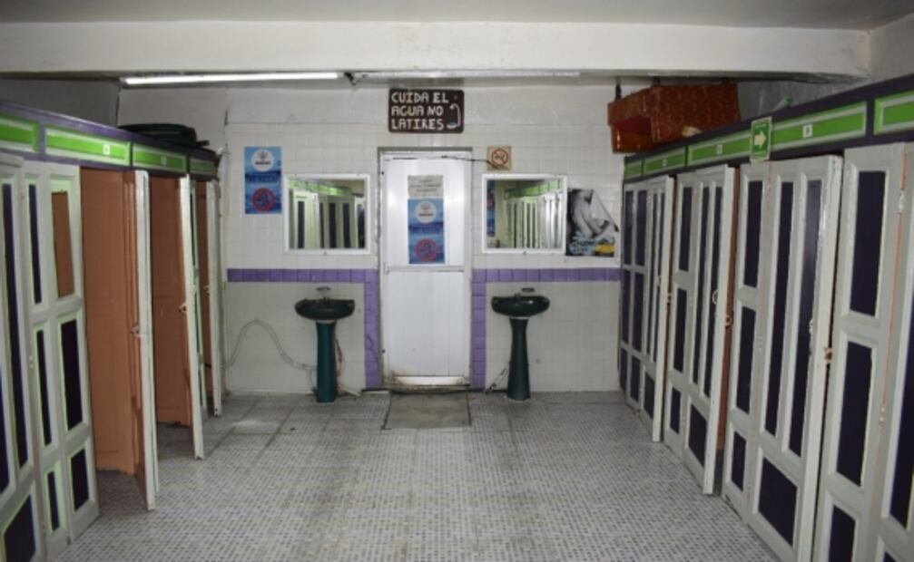 ¿Turco, vapor o regaderazo? Covid evapora en CDMX tradición de los baños públicos