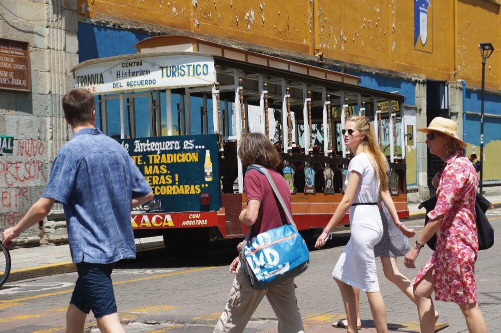 Administradora de tranvías lamenta que los pocos turistas que llegan a la entidad no se suben a la calenda, por temor a las protestas (EDWIN HERNÁNDEZ. EL UNIVERSAL)