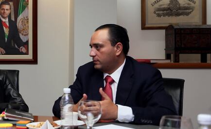 Suspende PRI derechos a Roberto Borge