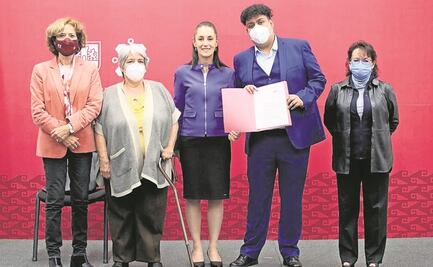 Se gradúa primera generación del "Rosario Castellanos"