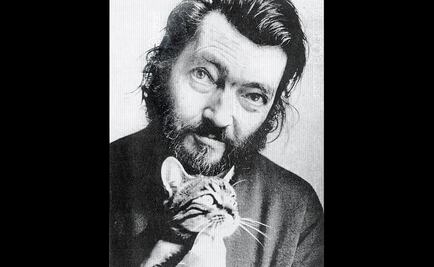 A 35 años de la muerte de Cortázar, el poeta que vivió entre libros y gatos