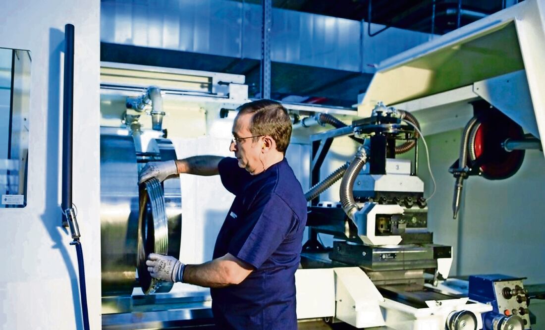 Los cambios a la ley pretenden sancionar con cárcel y multas los horarios inhumanos, dicen. Foto: Archivo | El Universal