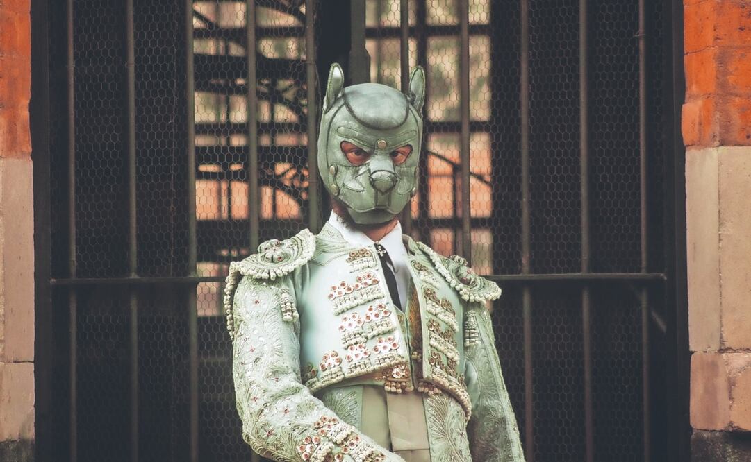 El artista Adgehovah DG rendirá un homenaje a la historia LGBT de la CDMX con un performance. Foto: de FIDS