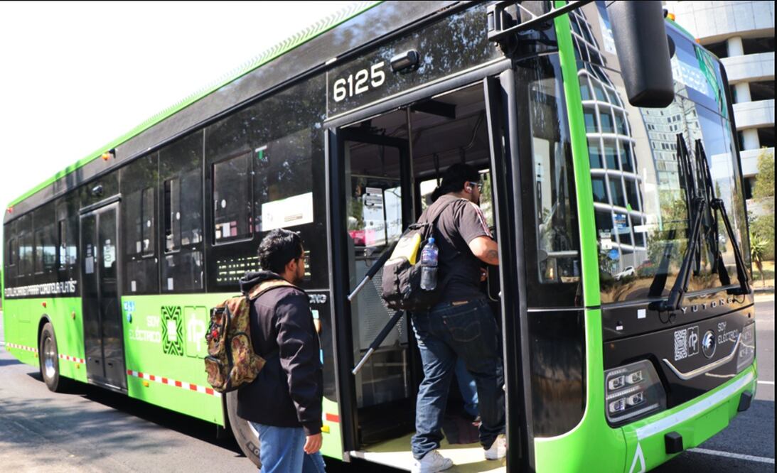 La Red de Transporte de Pasajeros (RTP) celebra el aniversario del inicio de la puesta en marcha de su flota eléctrica “Coronela Alanís”, el 4 de octubre de 2025. Foto: especial