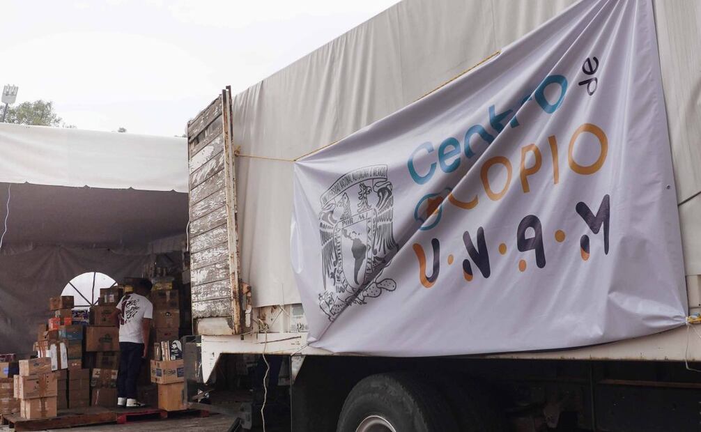 Donaciones hechas al centro de acopio de la Universidad Nacional Autónoma de México (UNAM), colocado en el Estadio Olímpico Universitario. Foto: UNAM