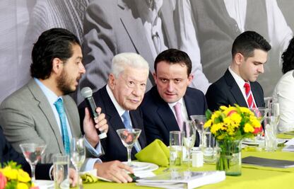 Anuncia Mikel Arriola reactivación de teatros del IMSS