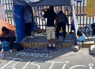 Venezolanos, abandonados por gobierno de su país