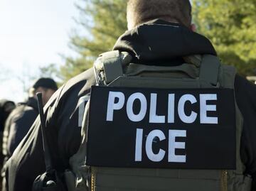 Agentes migratorios de EU detienen a 84 migrantes; incluyendo "criminales" mexicanos, en un hipódromo en Louisiana