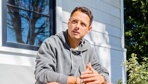 Javier "Chicharito" Hernández rompe en llanto al hablar de sus hijos: "He experimentado mucho dolor"