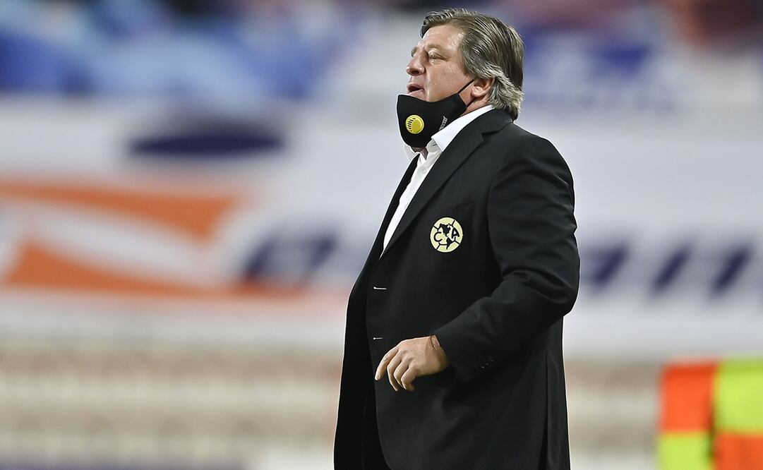 Miguel Herrera criticó al arbitraje por la expulsión de Santiago Cáseres - FOTO: Imago7