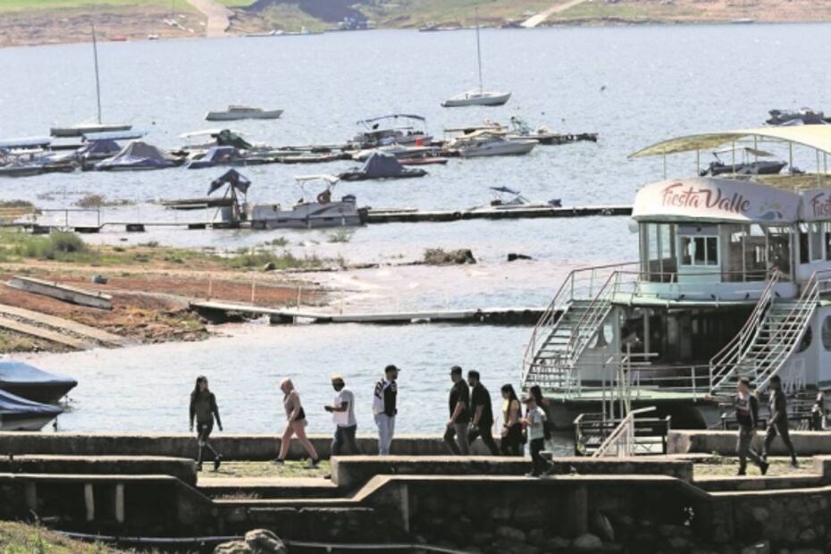 Denuncian que lagos privados se apropian del agua en Valle de Bravo