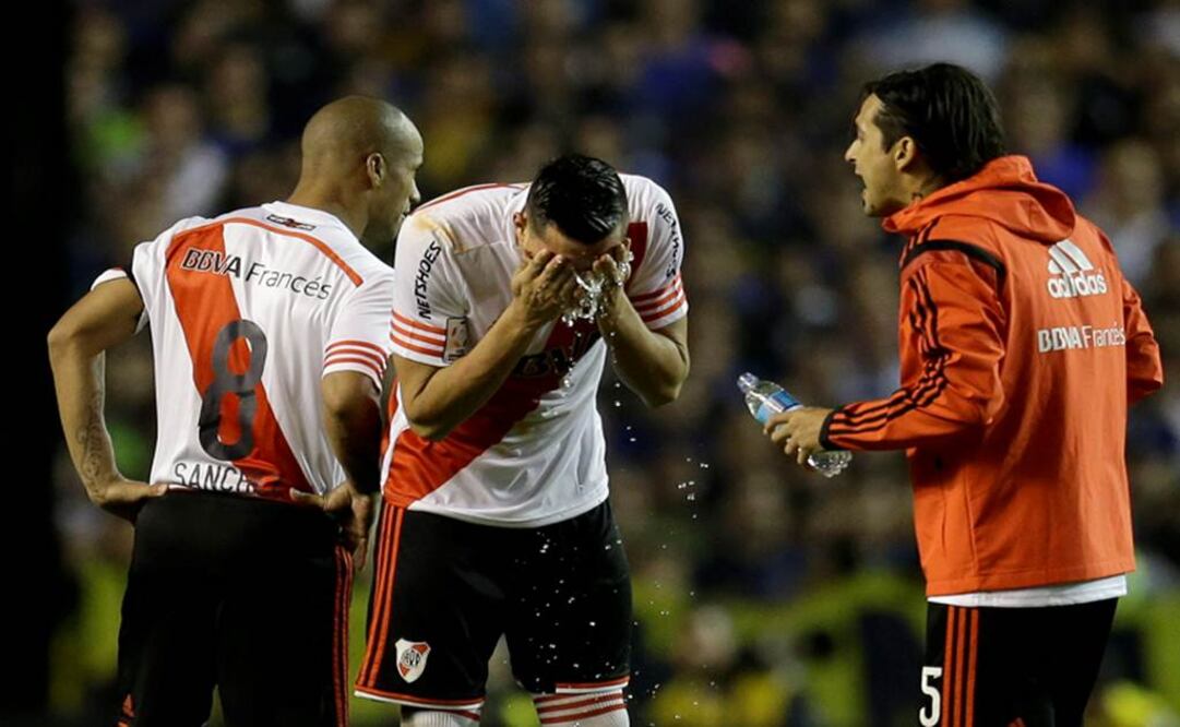 Los jugadores de River fueron atacados por la afición de Boca