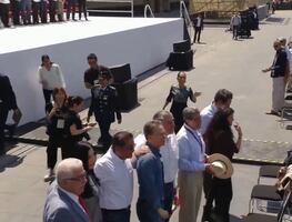 Monreal se dice “encorralado” en el Zócalo tras presunto “desaire” a Sheinbaum; así fue ese momento en marzo