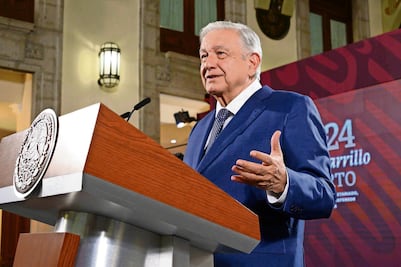 Presidencia debe informar sobre retrato de AMLO: INAI