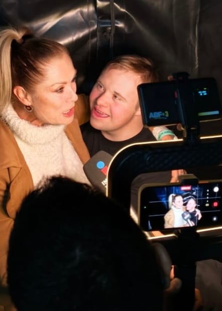 Luciano, agradecido con su mamá, la actriz Leticia Calderón, por ayudarlo a que conociera al cantante Carlos Rivera.