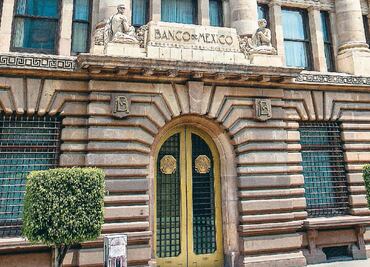 Banxico baja tasa, pero alerta por alza salarial