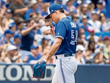 Roberto Osuna consigue su primer salvamento
