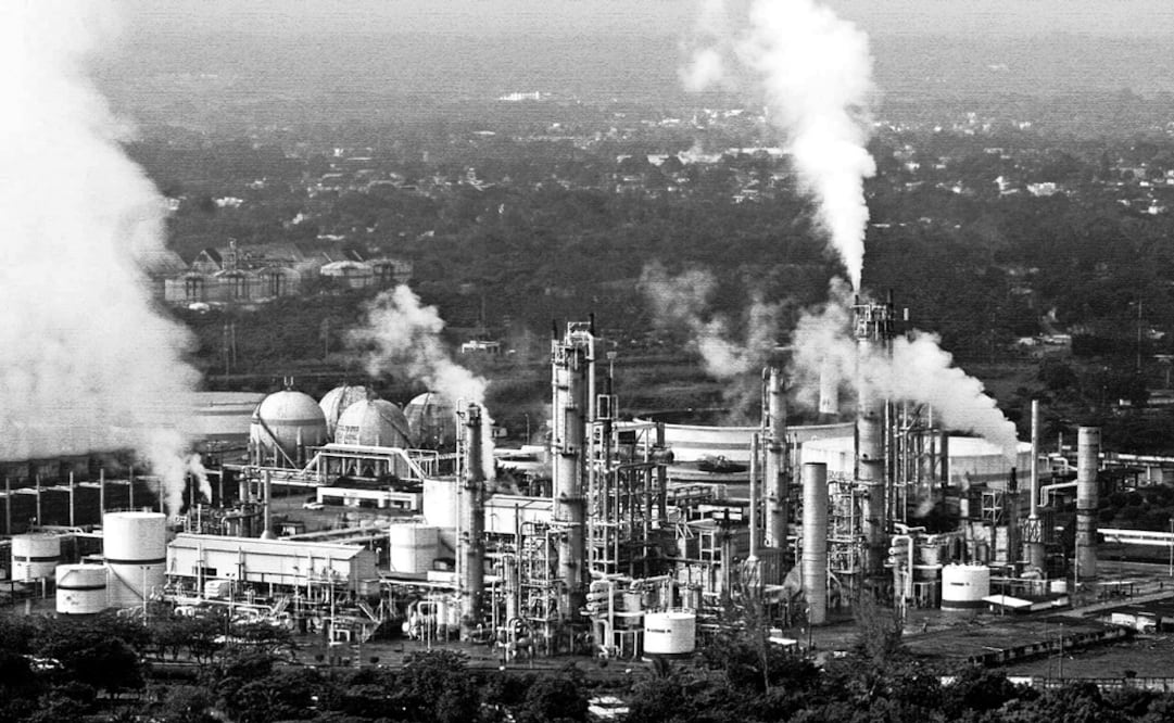 La refinería Lázaro Cárdenas de Minatitlán y el Complejo Petroquímico de Cosoleacaque, asentados en la zona sur de Veracruz - Foto: Luis Monroy/EL UNIVERSAL