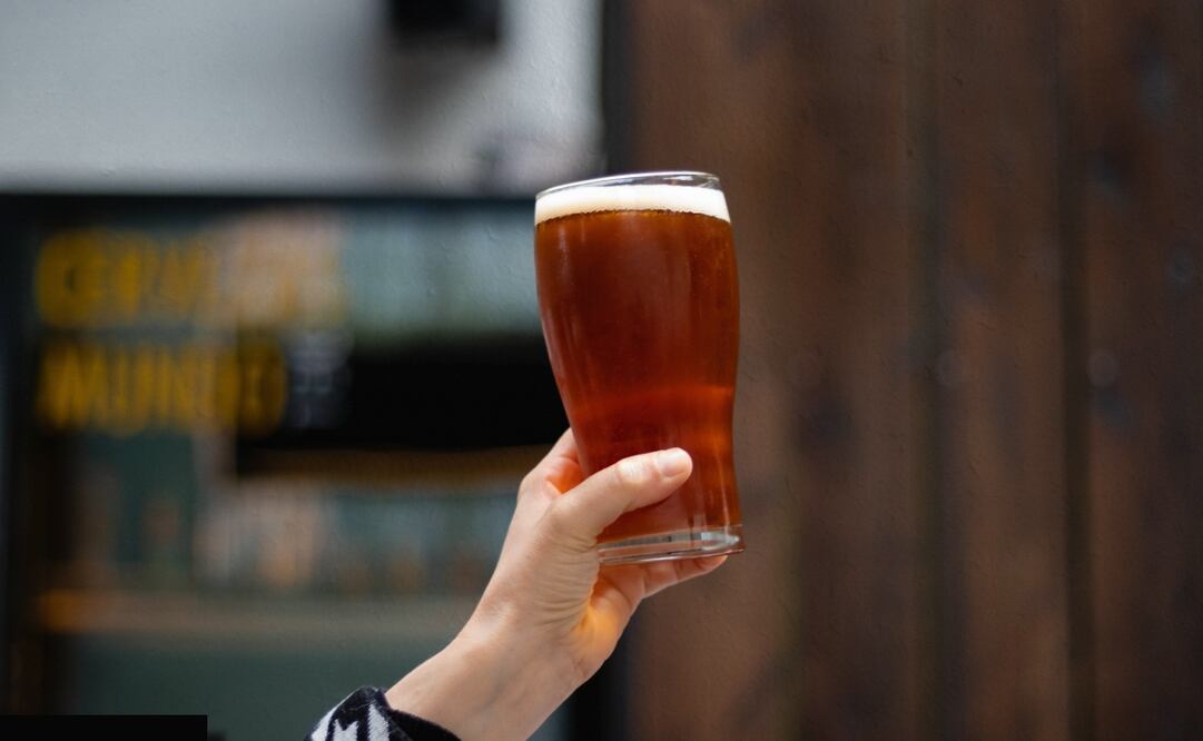 Hay alimentos que no se recomiendan consumir con alcohol.    Imagen: Unsplash