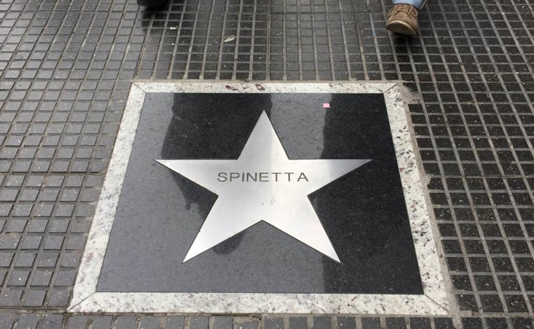 La primera estrella está dedicada a Spinetta, ícono del rock argentino y líder de bandas que dejaron huella en la música latinoamericana que murió en 2012, a los 62 años. FOTO: Notimex.