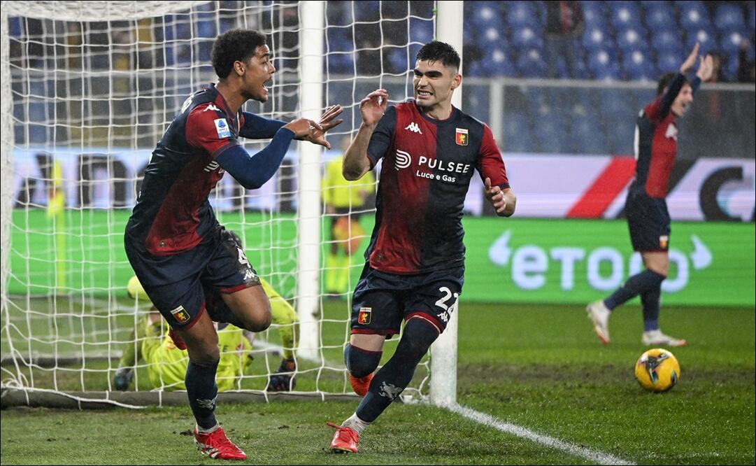 Johan Vásquez anotó en el triunfo del Genoa / Foto: AP