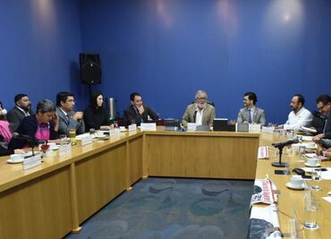 Se une secretario de Hacienda a reunión con padres de Ayotzinapa