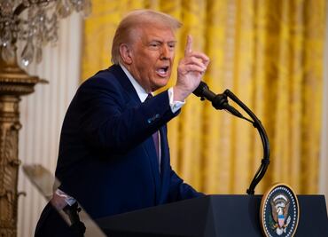 Trump defiende equiparar IVA con arancel; “EU ha sido tratado injustamente”, dice