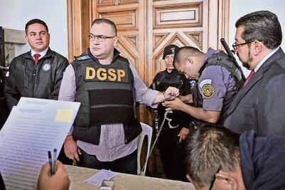 PGR cuenta con 19 pruebas contra Javier Duarte