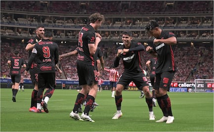 Chivas sufre humillante derrota en casa frente al Toluca; Alexis Vega brilla y anota