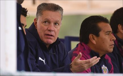 Ricardo Peláez, director deportivo de Chivas, reprocha a quien no cumpla protocolo de sanidad