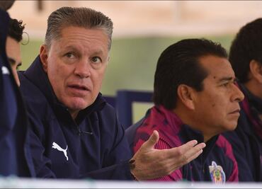Ricardo Peláez, director deportivo de Chivas, reprocha a quien no cumpla protocolo de sanidad