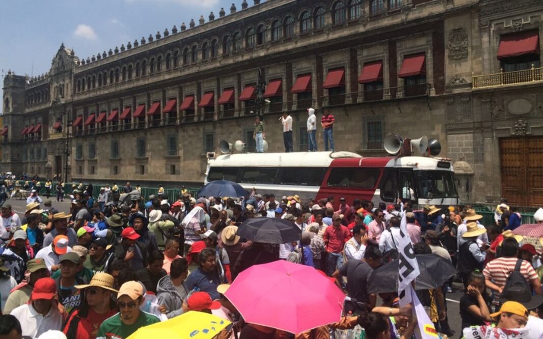 La Coordinadora Nacional de Trabajadores de la Educación (CNTE) anunció que de no obtener respuesta a su demanda de abrogar la reforma educativa cancelará el inicio del ciclo escolar en las escuelas que se mantienen en paro nacional. Foto Rafael Ramírez