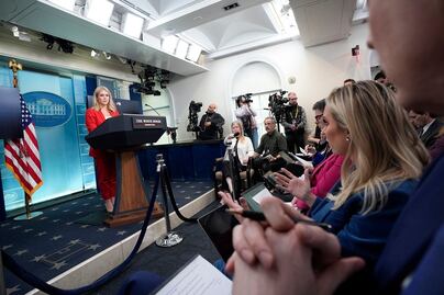 La Casa Blanca impone nuevas reglas a los medios; decidirá qué reporteros pueden hacer preguntas a Trump