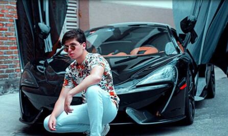 El influencer Fofo Máquez presume su peculiar mascota y otros lujos de su habitación