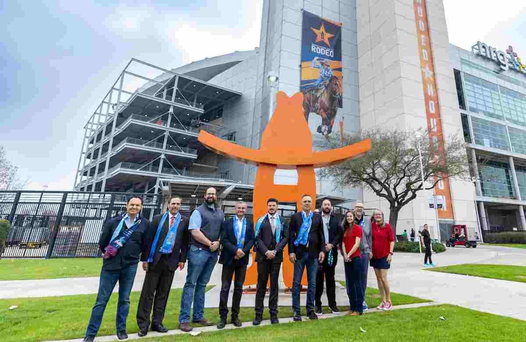 El gobernador de Nuevo León, Samuel García Sepúlveda, encabezó un recorrido por el NRG Stadium en Houston, Texas. Foto: Especial