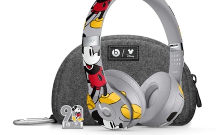 Celebra el 90 aniversario de Mickey Mouse con estos audífonos de Beats