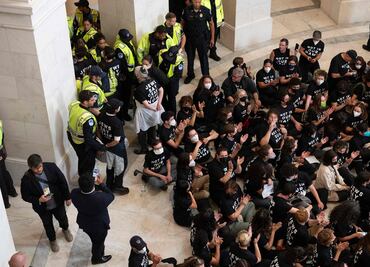Manifestantes contra el fuego en Gaza se concentran en los alrededores del Capitolio en EU