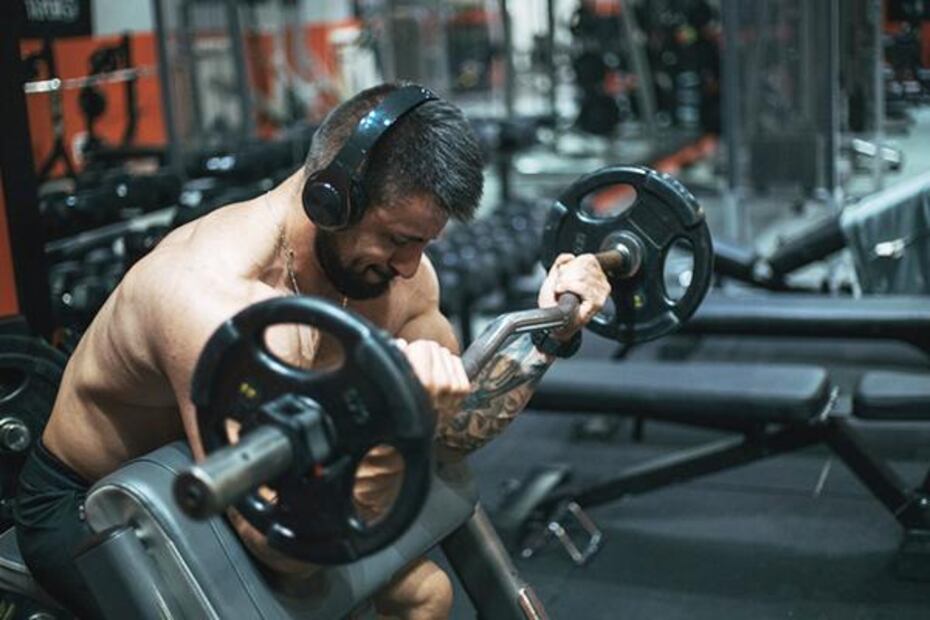 La clave del éxito radica en la técnica correcta, la consistencia y la progresión. Fuente: Freepik.