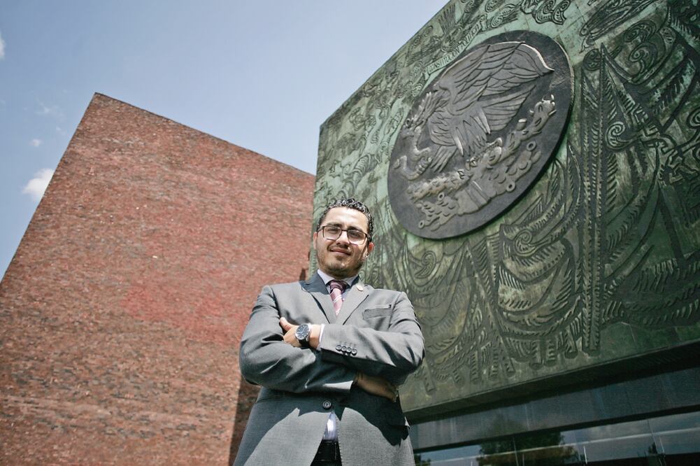 Jesús Emiliano Álvarez López resultó triunfador en su elección con más de 30 mil votos por arriba de los sufragios que obtuvo Ricardo Ríos Garza, hermano del procurador general de Justicia del Distrito Federal (IVÁN STEPHENS. EL UNIVERSAL)